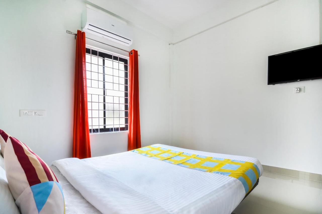 Oyo Home 81801 Akash Villa Trippapur Exterior foto
